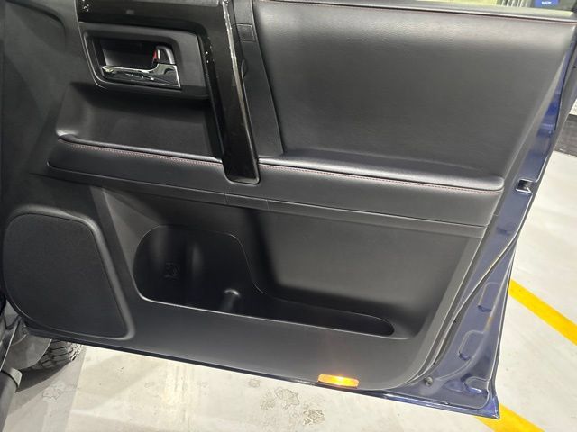 Used 2021 Toyota 4Runner Venture w/ Moonroof Package AWD/4WD image 37