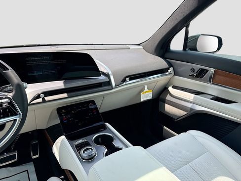 New 2026 Cadillac Vistiq Luxury image 24