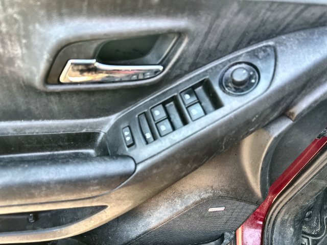 Used 2020 Chevrolet Trax LT w/ Sun & Sound Package AWD/4WD image 22