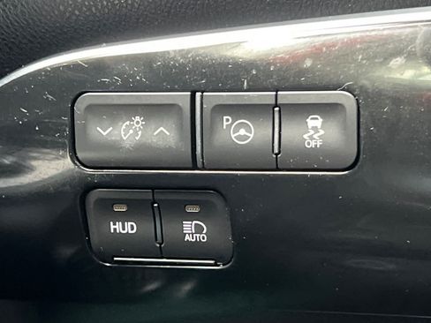 Certified 2022 Toyota Prius Prime Limited FWD image 31