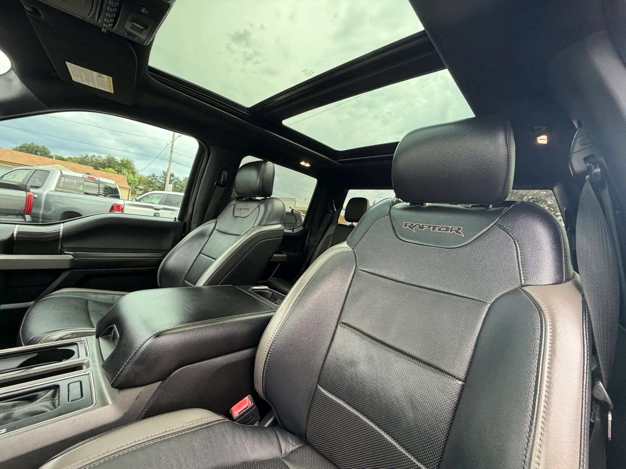 Used 2018 Ford F150 Raptor w/ Equipment Group 802A Luxury AWD/4WD image 11