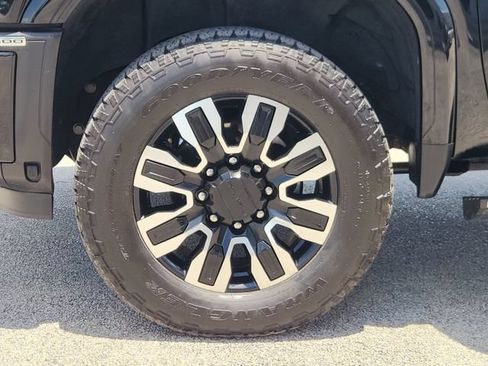 Used 2025 GMC Sierra 2500 Denali Ultimate w/ Max Trailering Package AWD/4WD image 8