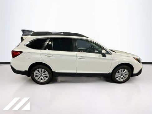 Used 2019 Subaru Outback 2.5i Premium AWD/4WD image 4