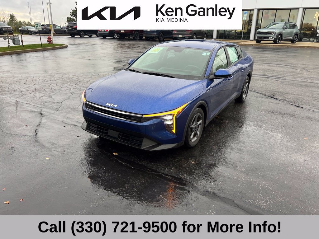 Certified 2025 Kia K4 FWD image 3