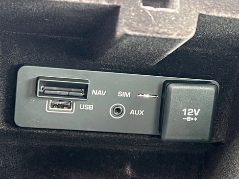 Used 2019 Land Rover Discovery Sport HSE Luxury Dynamic image 33