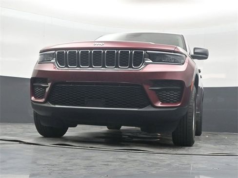 Used 2023 Jeep Grand Cherokee Laredo image 44