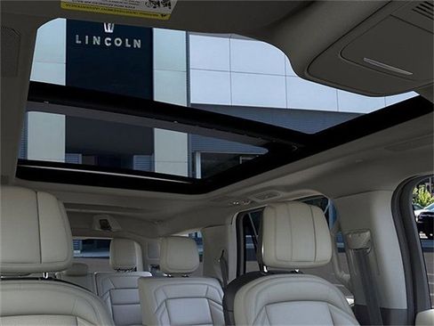 New 2026 Lincoln Navigator Reserve AWD/4WD image 22