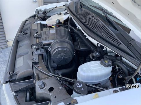 Used 2020 Chevrolet Express 3500 w/ Driver Convenience Package RWD image 13