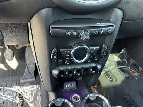 Used 2014 MINI Cooper Clubman FWD image 18