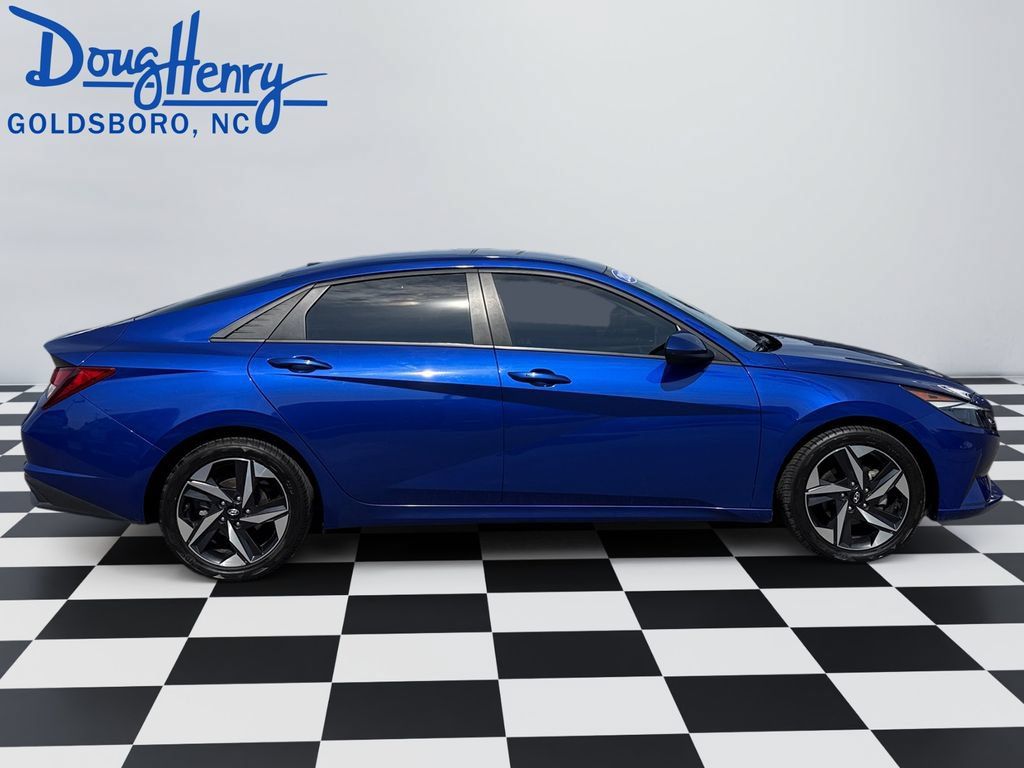 Used 2023 Hyundai Elantra SEL w/ Convenience Package FWD image 6