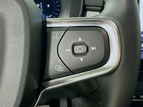 Used 2026 Volvo XC40 B5 Core w/ Protection Package Premier AWD/4WD image 19