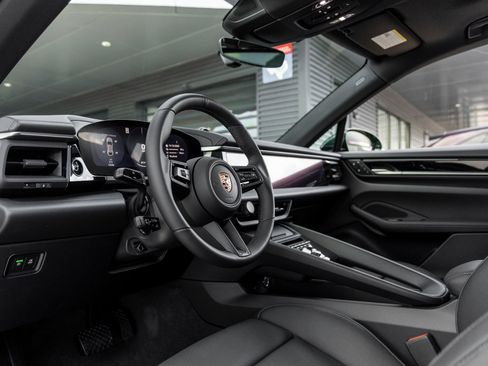 Certified 2025 Porsche Macan Electric RWD image 4