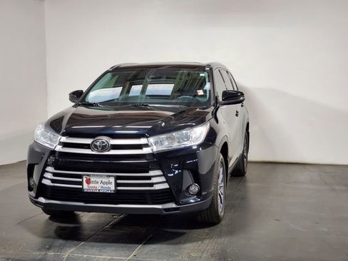 Used 2019 Toyota Highlander XLE image 4