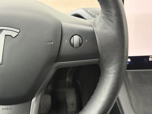 Used 2023 Tesla Model Y Long Range image 18