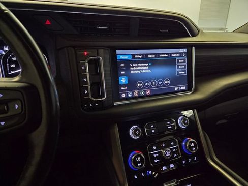 Used 2021 GMC Yukon XL Denali w/ Denali Premium Package AWD/4WD image 22