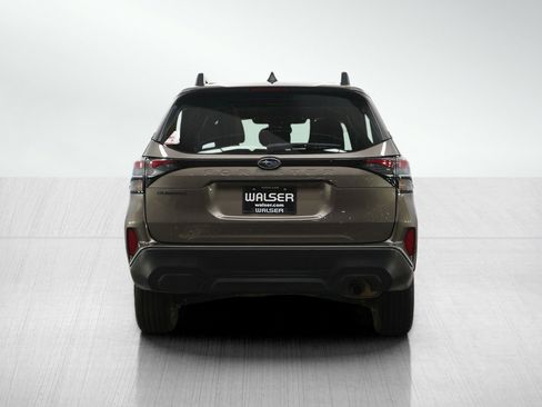 Used 2025 Subaru Forester Premium AWD/4WD image 4