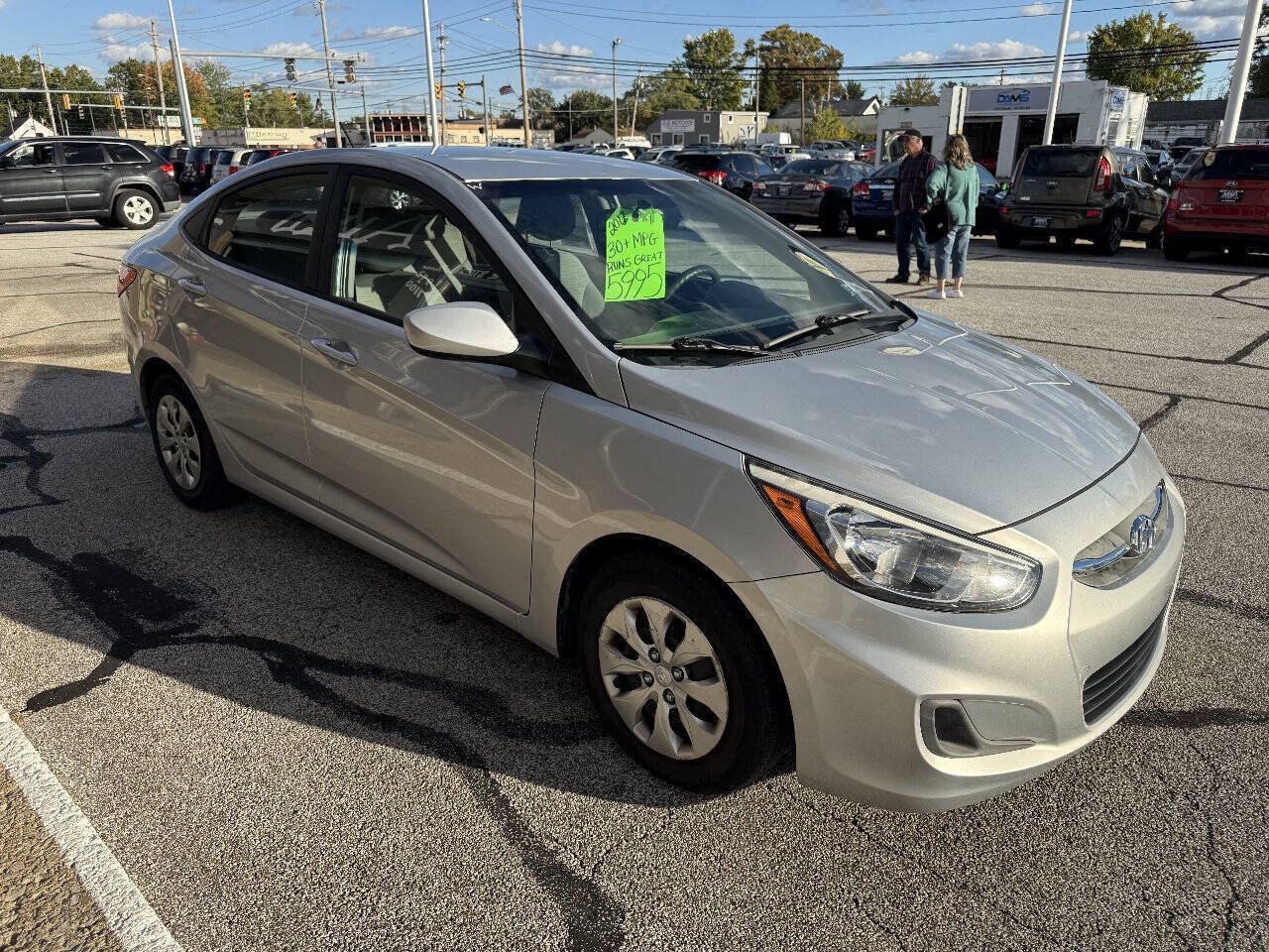 Used 2017 Hyundai Accent SE FWD image 4
