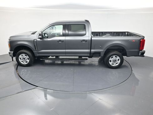 Used 2025 Ford F250 XLT AWD/4WD image 42