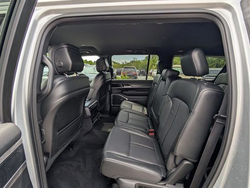 Used 2024 Jeep Wagoneer L Series II w/ Flexible Seating Group image 14