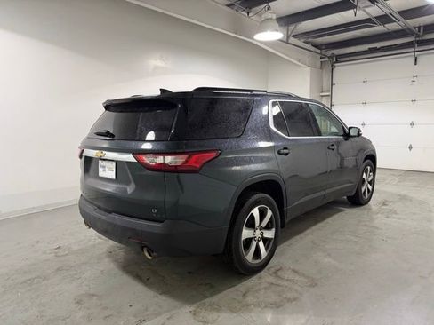 Used 2020 Chevrolet Traverse LT w/ LT Premium Package image 6