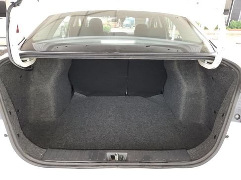 Used 2025 Nissan Versa SV FWD image 14