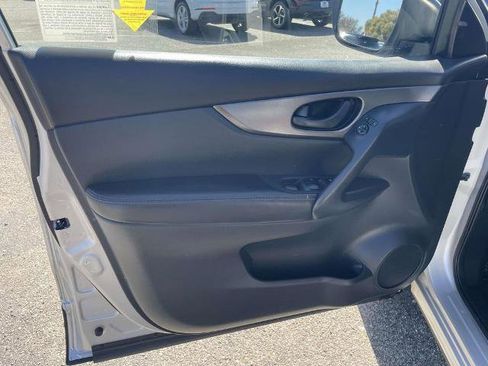 Used 2021 Nissan Rogue Sport S image 16