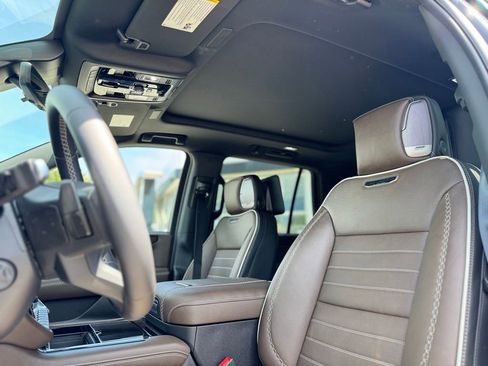 Certified 2026 GMC Yukon Denali Ultimate AWD/4WD image 17