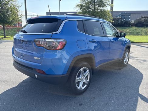 Used 2024 Jeep Compass Latitude AWD/4WD image 9