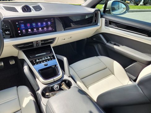 Used 2026 Porsche Cayenne S image 14