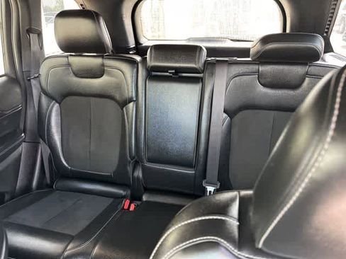 Used 2023 Jeep Grand Cherokee Altitude image 5