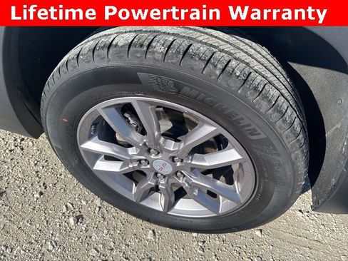 Used 2024 GMC Terrain SLT image 30