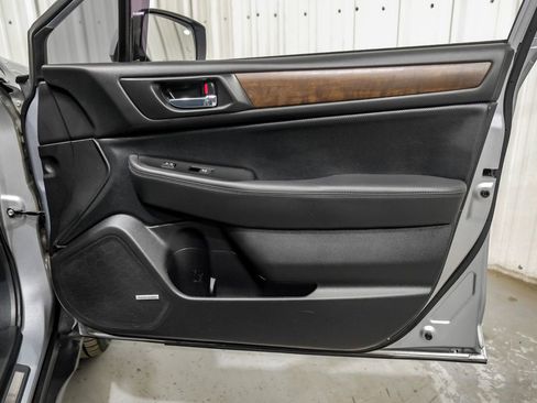 Used 2017 Subaru Outback 3.6R Limited AWD/4WD image 43