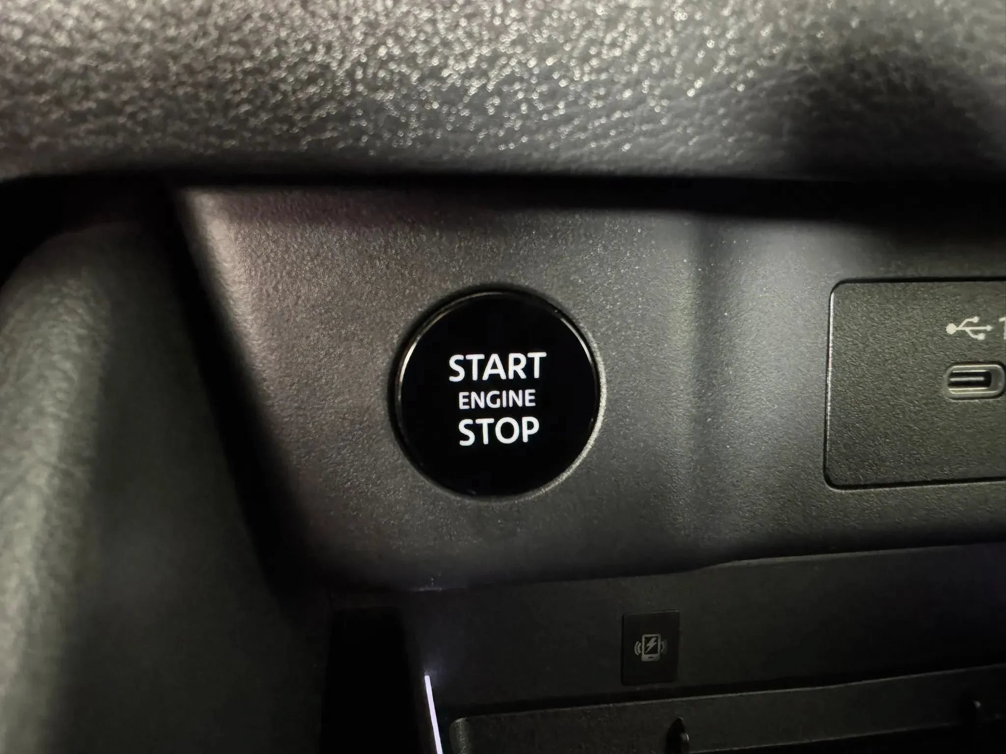 Used 2024 Nissan Rogue SL w/ SL Premium Package FWD image 17