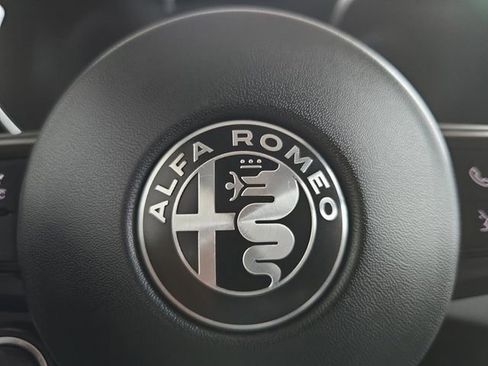 Used 2023 Alfa Romeo Giulia Sprint image 5