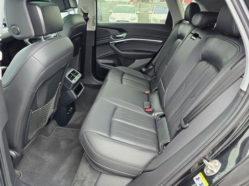 Used 2021 Audi e-tron Premium Plus w/ Premium Plus Package AWD/4WD image 19
