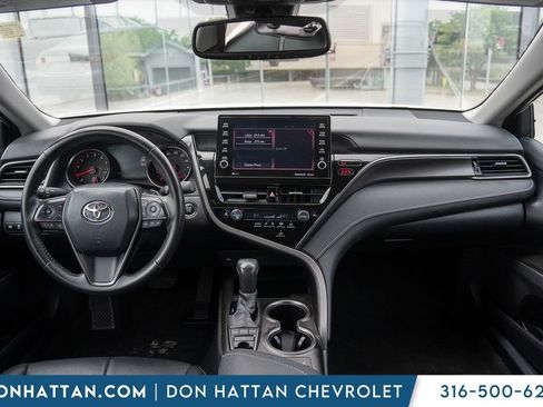 Used 2024 Toyota Camry XSE FWD image 4