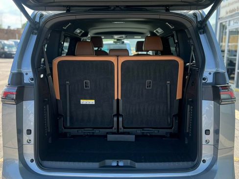 Used 2025 Volkswagen ID. Buzz Pro S RWD image 8