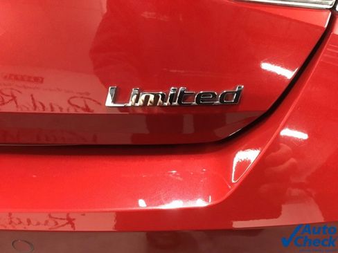 Used 2023 Hyundai Elantra Limited image 14