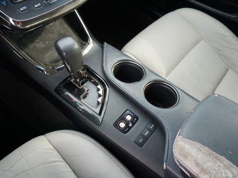 Used 2015 Toyota Avalon XLE image 17