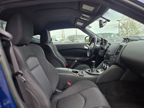 Used 2019 Nissan 370Z w/ Sport Package RWD image 24