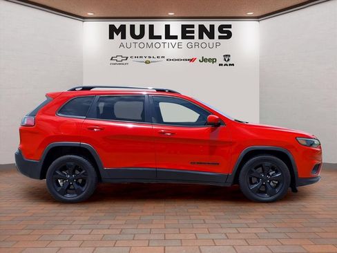 Used 2021 Jeep Cherokee Latitude Plus FWD image 4