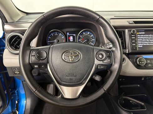 Used 2018 Toyota RAV4 XLE image 14