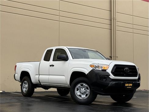 Used 2022 Toyota Tacoma SR RWD image 29