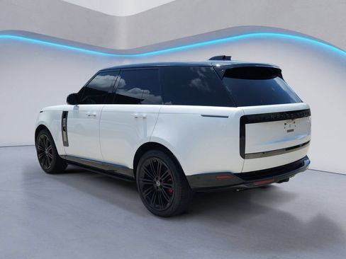 Used 2024 Land Rover Range Rover SV AWD/4WD image 4