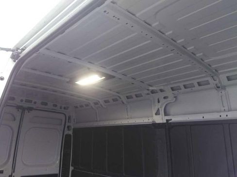 Used 2025 RAM ProMaster 2500 w/ Convenience Group image 6