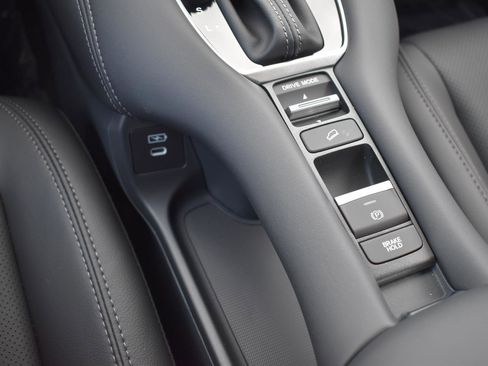 New 2026 Honda HR-V EX-L image 9