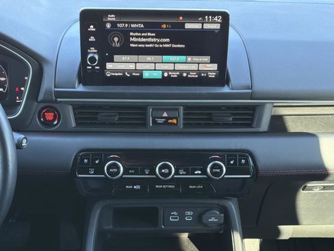 Certified 2025 Honda Pilot Black Edition image 26