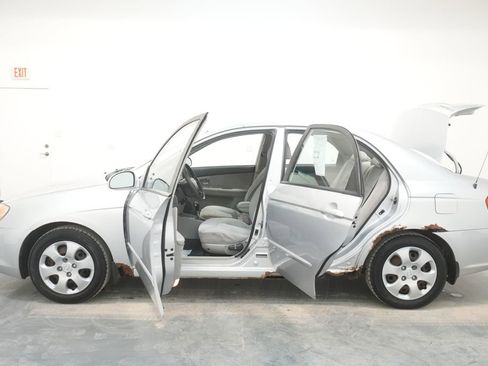 Used 2007 Kia Spectra EX image 19