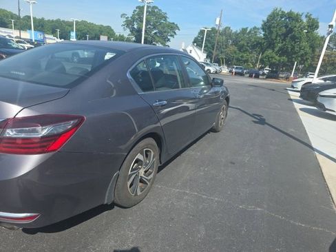 Used 2017 Honda Accord LX image 7