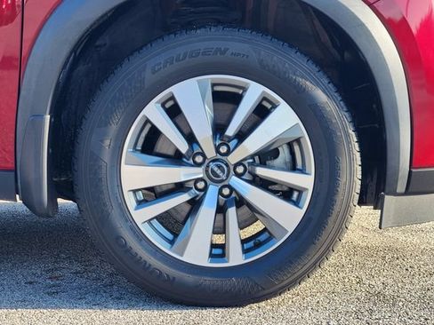 Used 2022 Nissan Pathfinder SL FWD image 11